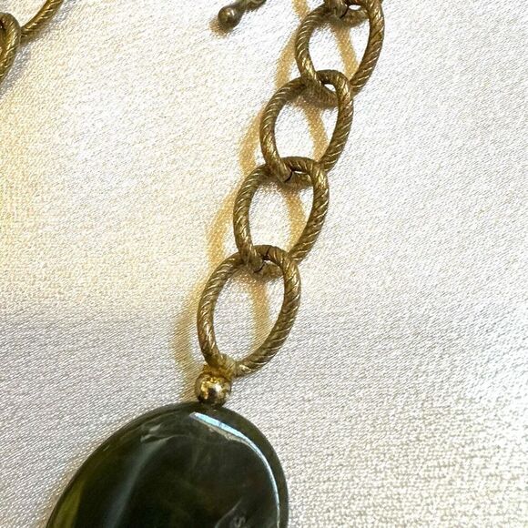 Green beaded necklace - Picture 7 of 8